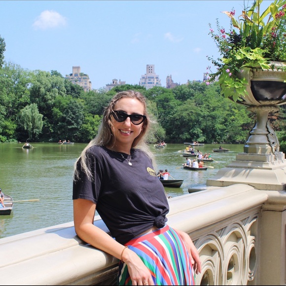 Meet your Posher, Erin - Picture 2 of 3